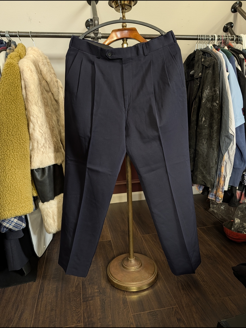 Burberry Midnight Blue Navy Pleated Dress Pants Trousers Woolmark Wool 32"